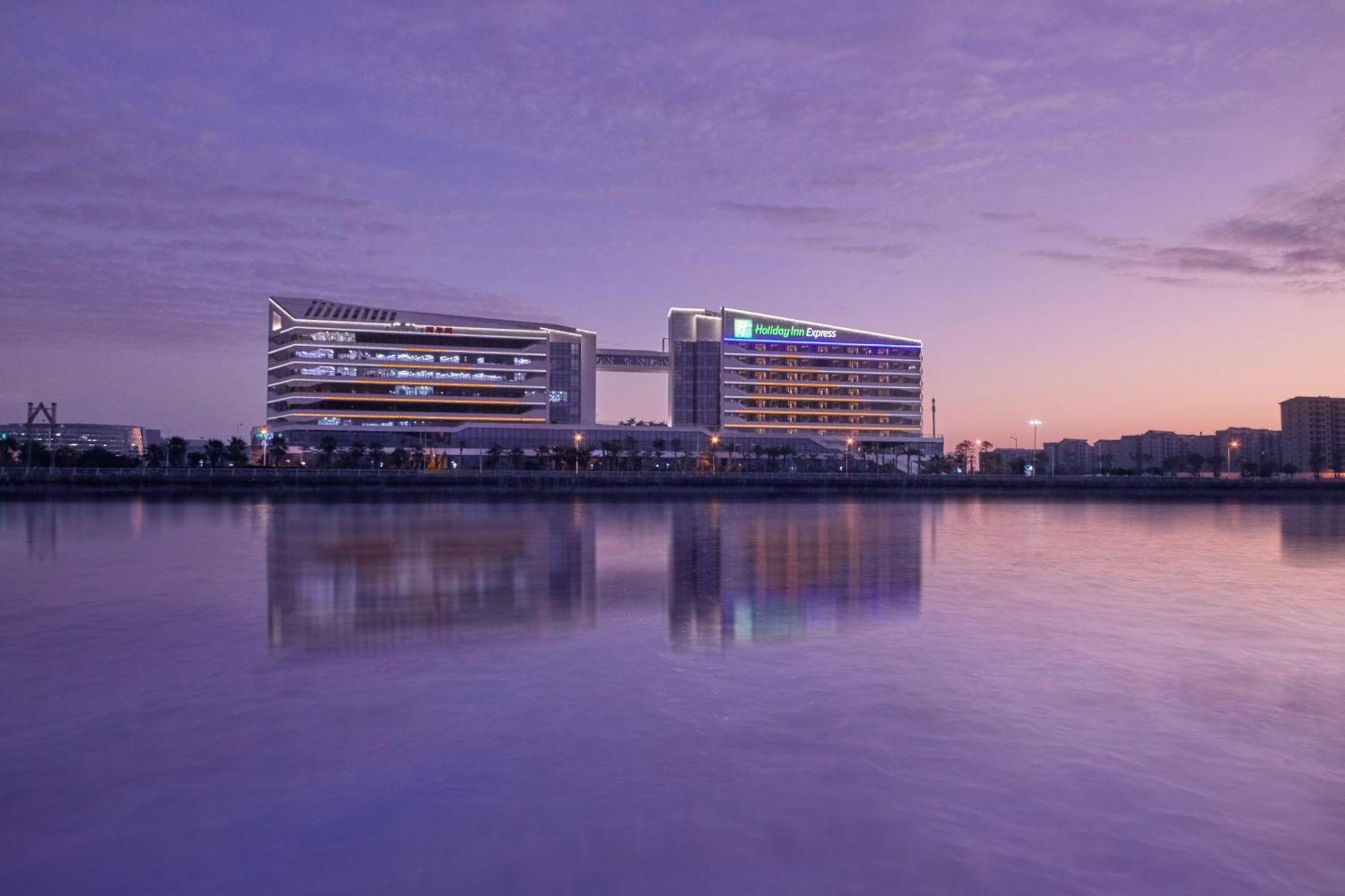 Holiday Inn Express Xiamen Airport Zone By Ihg Екстер'єр фото